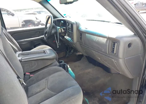 2005 Chevrolet Silverado 1500 Ls z USA, uszkodzony, nr VIN 2GCEC19T451394498